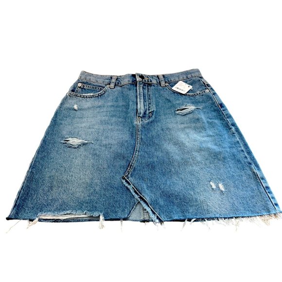 NWT FREE PEOPLE( We THE FREE) Mid Rise Distressed Pockets Denim Skirt Size 4 - Picture 3 of 8